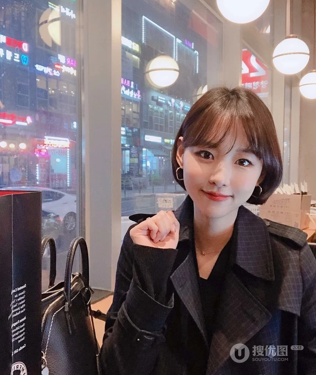 露耳短发女生图片欣赏，清爽帅气清新的女生短发发型 第7张