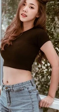泰国女生kkaimuk气质短款装牛仔短裤高清写真图片