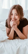 泰国女生kkaimuk气质短款装牛仔短裤高清写真图片
