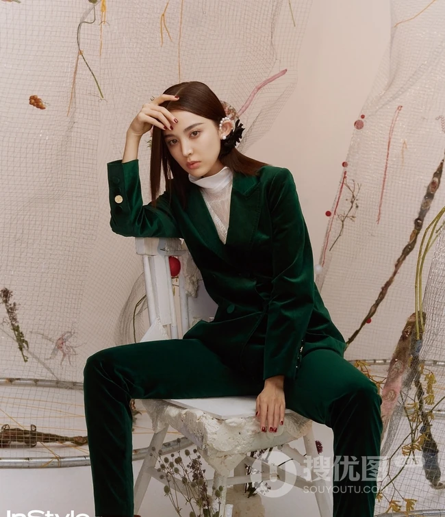 古力娜扎时尚另类穿搭造型写真图片，极具个性又非主流