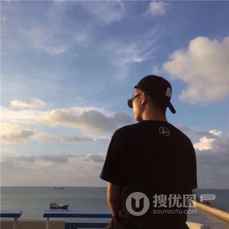 潮男靓女真人一男一女配对不露脸戴墨镜等好看情侣头像