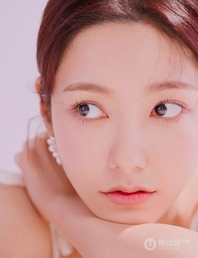韩国女星罗惠美造型优雅，妆容精致bnt高清写真画报