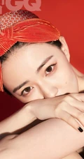 女生徐璐时尚高清写真大片，肩带蓝色连衣裙露白皙线条