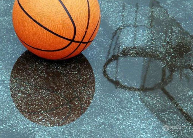 下雨天里的篮球、鸭梨、枯叶、自行车等唯美高清意境图片 第2张