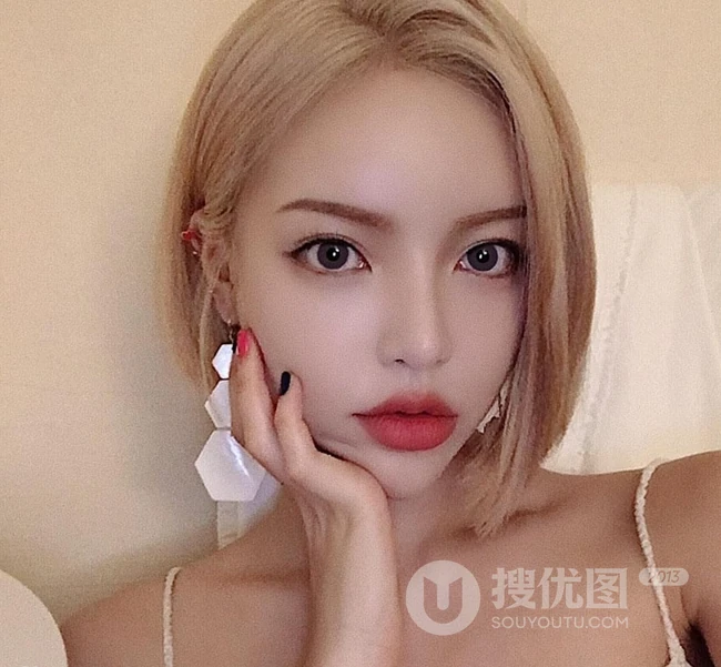 最新流行网红发型，左右高低不对称个性好看女生短发 第2张