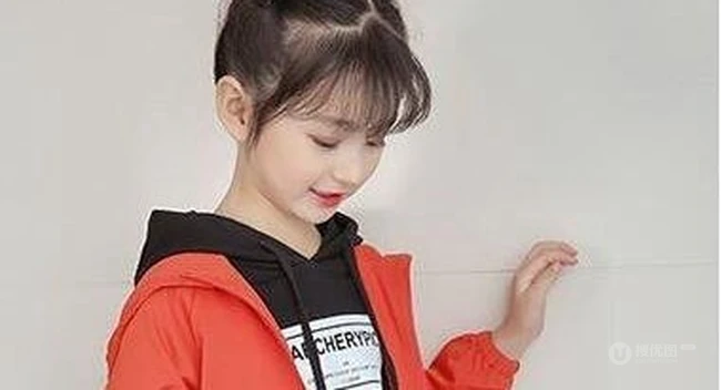 双丸子头小女孩发型图片集，不单可爱还有点俏皮 第8张