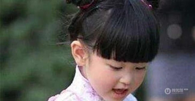 双丸子头小女孩发型图片集，不单可爱还有点俏皮 第9张
