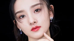 马尾辫美女宋祖儿高清黄色抹胸连衣裙写真壁纸图片