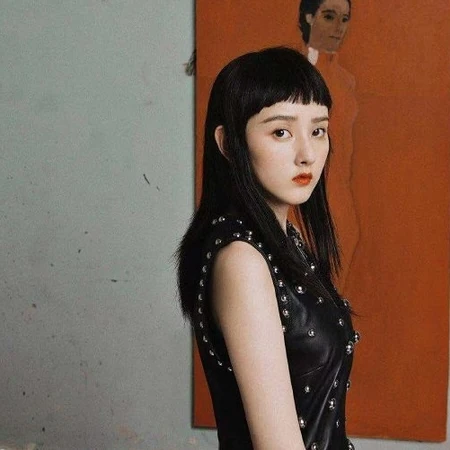 女生锅盖刘海发型太难撑了，看宋祖儿的锅盖刘海减龄又百搭