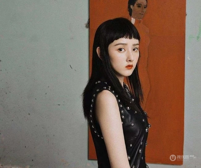 女生锅盖刘海发型太难撑了，看宋祖儿的锅盖刘海减龄又百搭 第1张