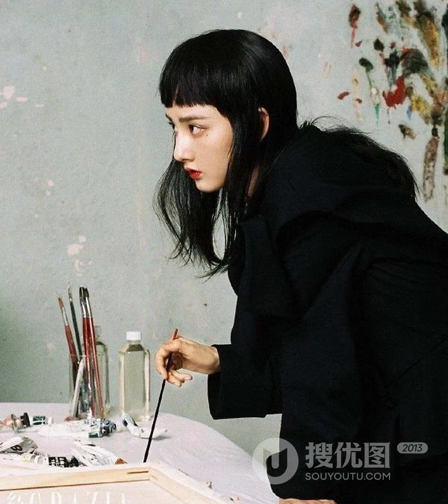 女生锅盖刘海发型太难撑了，看宋祖儿的锅盖刘海减龄又百搭 第9张