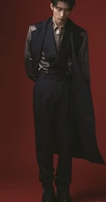 窦骁帅气时尚秋装宣传写真大片，轻松驾驭轻熟男摩登男装