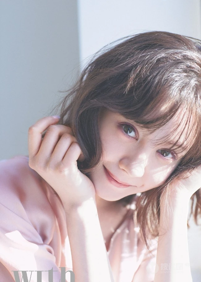 日本女明星玲奈Triendl唯美写真，街拍，剧照图集大全
