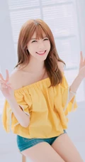 韩国女生主播阿英气质唯美写真，自拍以及室内照图集