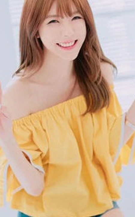韩国女生主播阿英气质唯美写真，自拍以及室内照图集