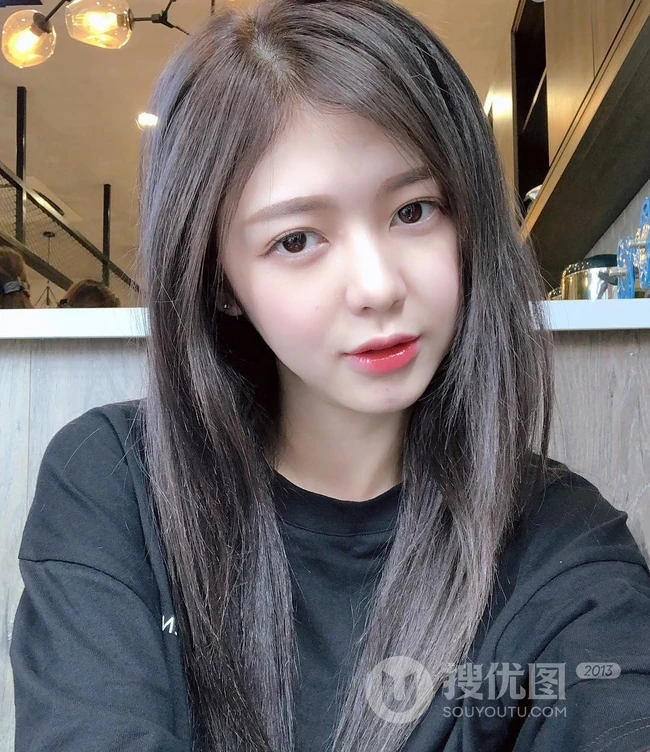 越南女生Liz Kim气质别样可爱自拍，生活照片图集
