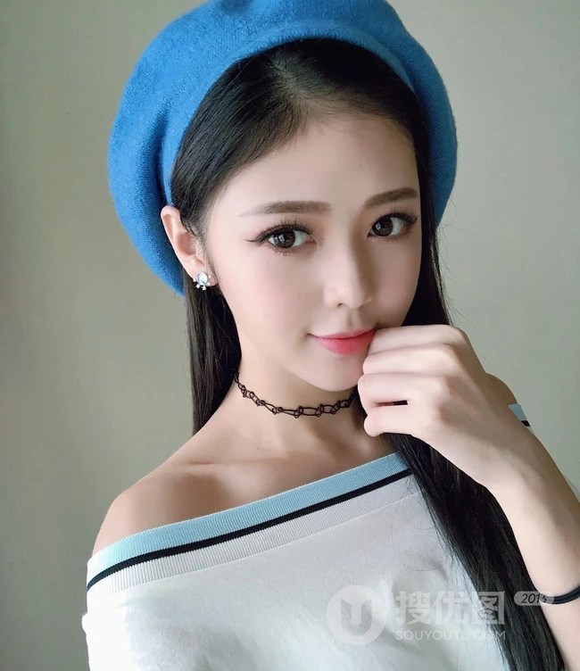 越南女生Liz Kim气质别样可爱自拍，生活照片图集