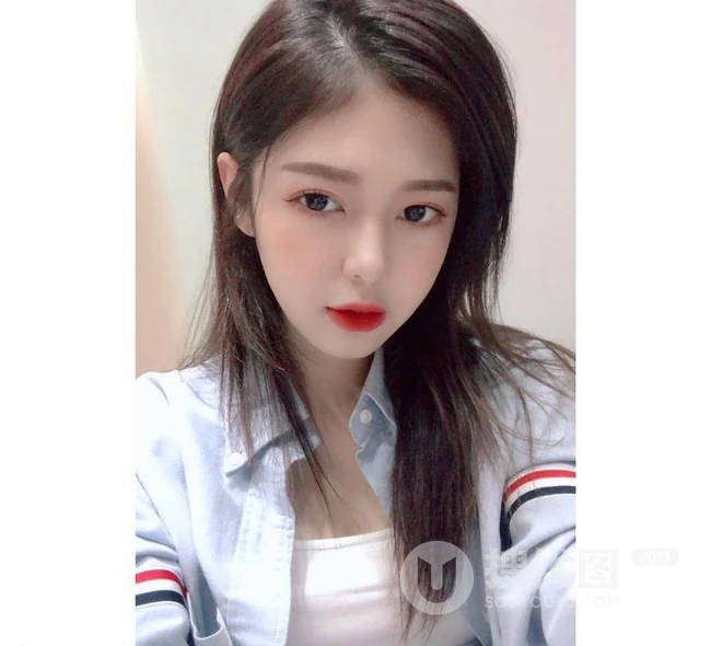 越南女生Liz Kim气质别样可爱自拍，生活照片图集