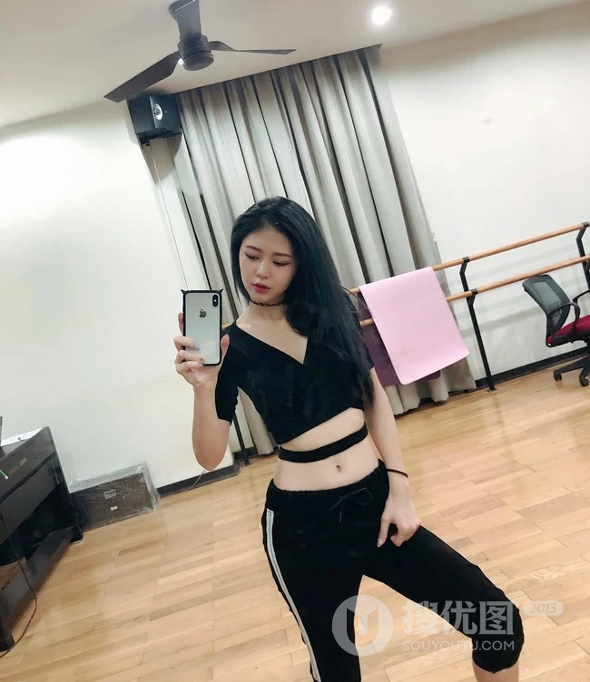 越南女生Liz Kim气质别样可爱自拍，生活照片图集