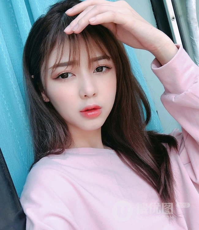 越南女生Liz Kim气质别样可爱自拍，生活照片图集