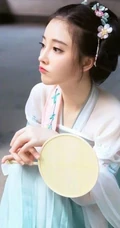 冯提莫最美古装造型扮相写真美图 娇小身材手提风筝可爱动人