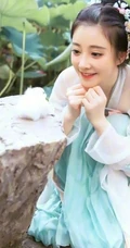 冯提莫最美古装造型扮相写真美图 娇小身材手提风筝可爱动人