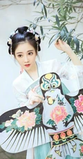 冯提莫最美古装造型扮相写真美图 娇小身材手提风筝可爱动人