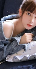 精选日系少女牛仔服搭肩带背心短裤室内玩吉他写真集