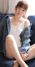 精选日系少女牛仔服搭肩带背心短裤室内玩吉他写真集
