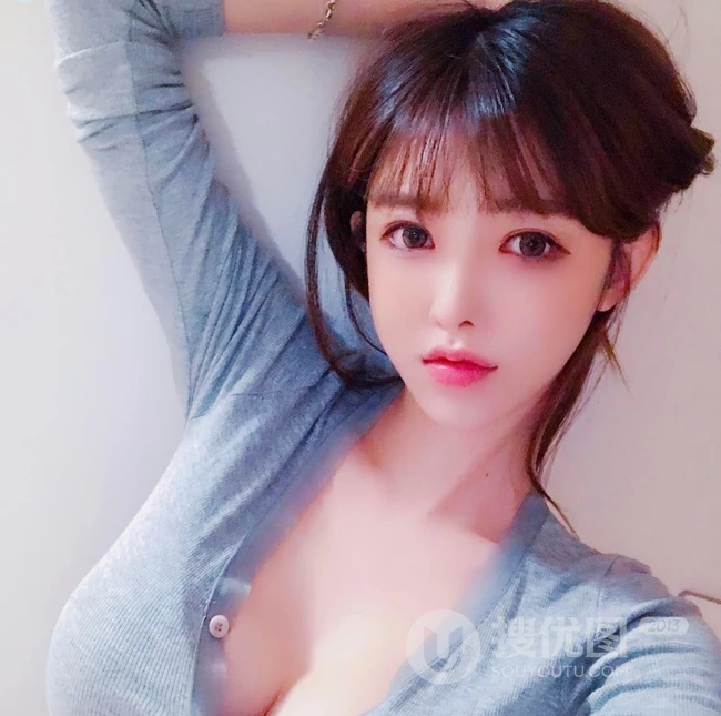 气质女生阿英气质好看肩带泳装家居服，写真，及生活照图集