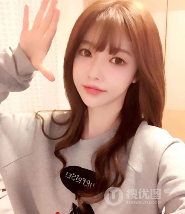 气质女生阿英气质好看肩带泳装家居服，写真，及生活照图集