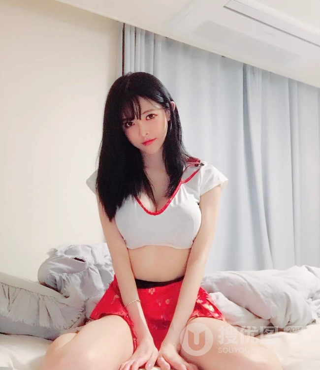 气质女生阿英气质好看肩带泳装家居服，写真，及生活照图集