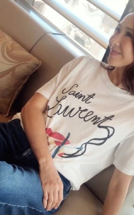 黎姿微博晒最新图片，时间太快，过去的气质女生如今也不年轻了