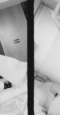 张天爱个性搞怪自拍黑白室内照片，一个水晶玻璃也玩的很开心