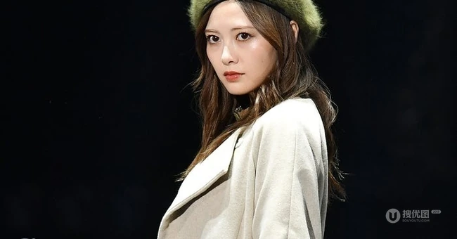 日本女星白石麻衣亮相TGC盛典 演绎秋冬潮流时尚服饰T台照