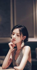 短发女星张予曦银色亮片吊带连衣裙露性感美背手机壁纸