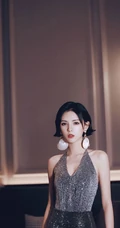 短发女星张予曦银色亮片吊带连衣裙露性感美背手机壁纸