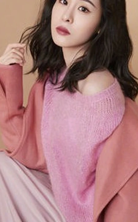 张碧晨演绎轻知性人风格服饰写真美图