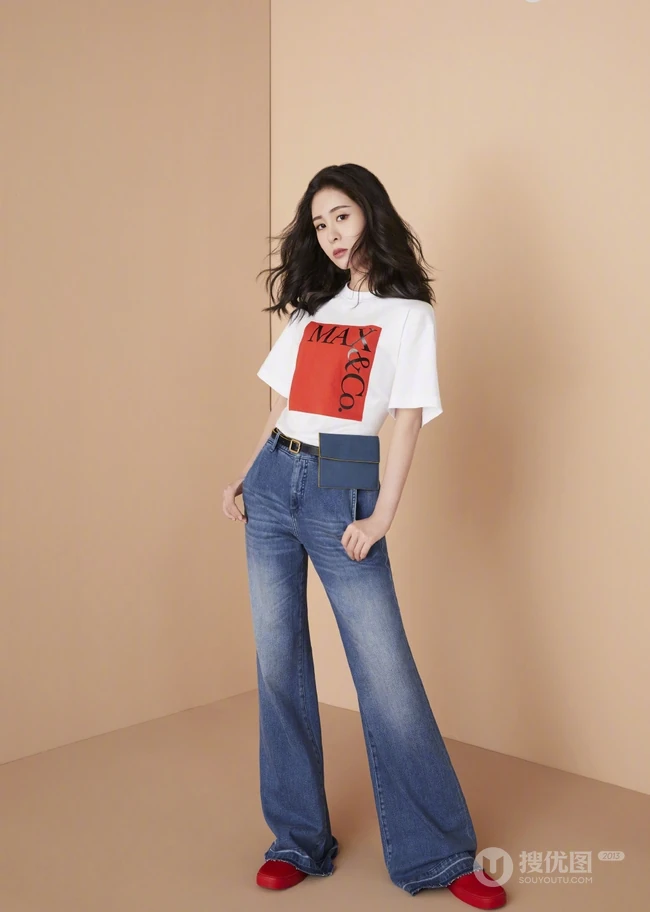 张碧晨演绎轻知性人风格服饰写真美图
