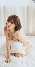 短发线条感线条女生马古丽娜气质家居服室内可爱调皮写真
