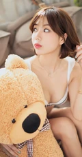 短发线条感线条女生马古丽娜气质家居服室内可爱调皮写真