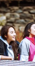 梁家辉女儿晒旅拍写真，与梁家辉在高原穿民族服饰很是开心
