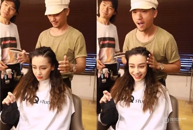 杨颖Angelababy日常化妆间照片，与化妆师谈笑很是开心