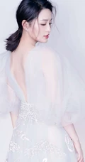 李沁白裙搭配大耳环自带仙气唯美高清写真图片