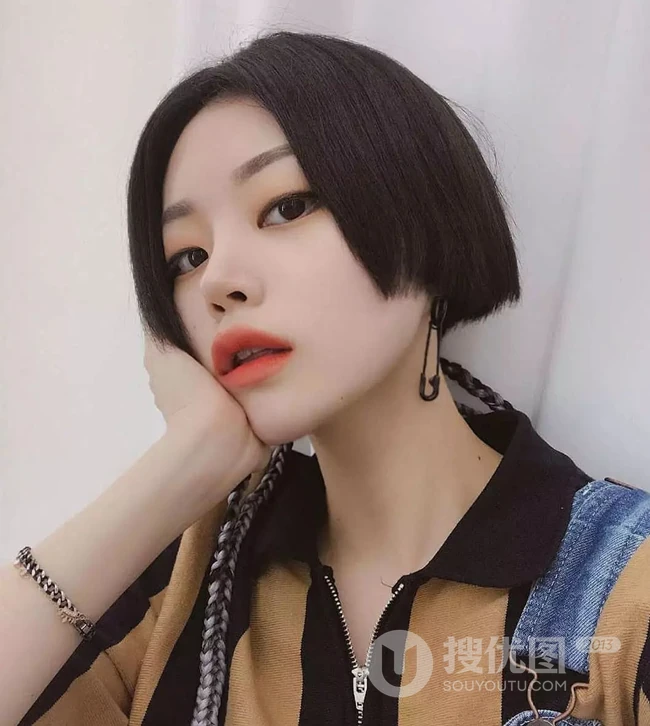 齐腮短发是什么，为追求个性的女生准备的齐腮短发图集 第1张