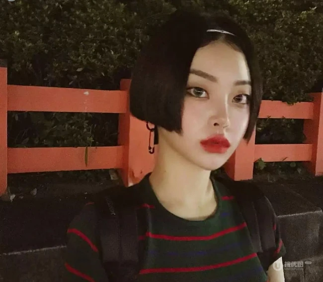 齐腮短发是什么，为追求个性的女生准备的齐腮短发图集 第9张