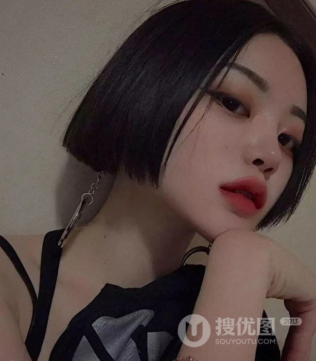 齐腮短发是什么，为追求个性的女生准备的齐腮短发图集 第4张