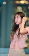 泰国女生fearythanyarat气质连衣裙、紧身热裤等写真图片