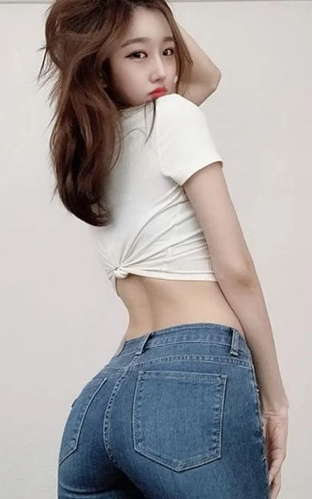 韩国大屁股女生主播BJ徐雅气质写真图集，身形匀称莫过如此