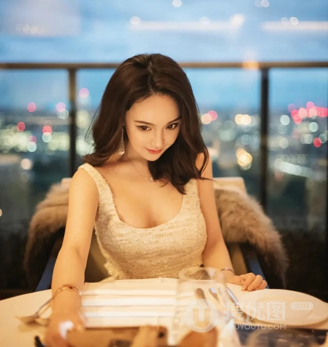 韩国大屁股女生主播BJ徐雅气质写真图集，身形匀称莫过如此